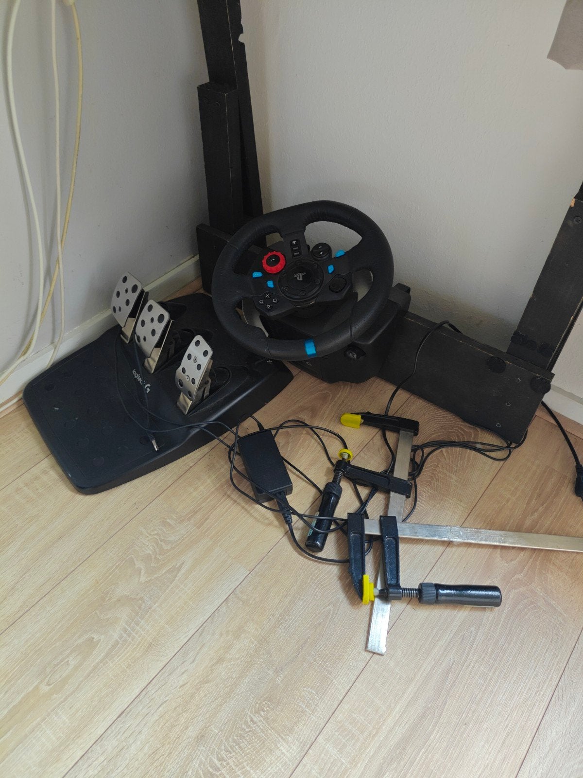 Logitech G27 Racestuur met pedalen, Racestuur, Gebruikt, Force feedback, Ophalen of Verzenden