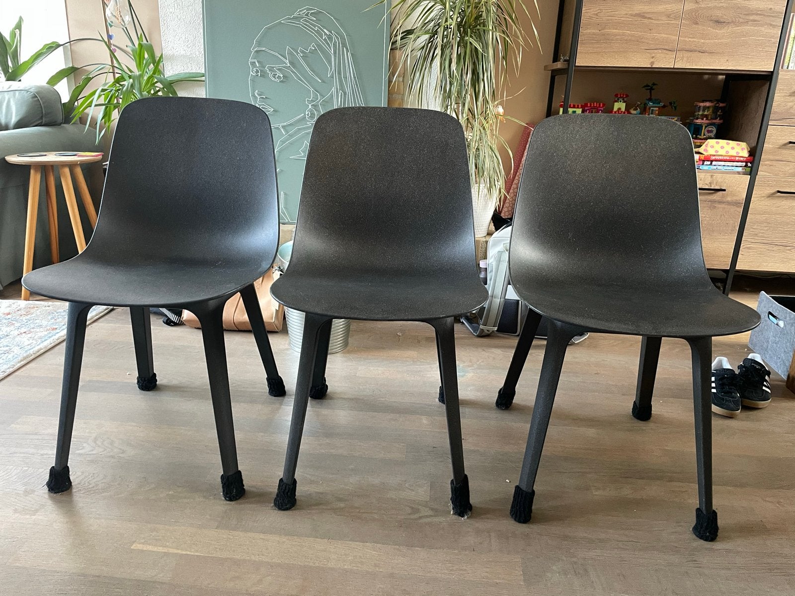 IKEA Odger stoelen - 3 antraciet, 3 bruin (6 eetkamerstoel), Huis en Inrichting, Ophalen, Gebruikt, Overige kleuren, Vijf, Zes of meer stoelen