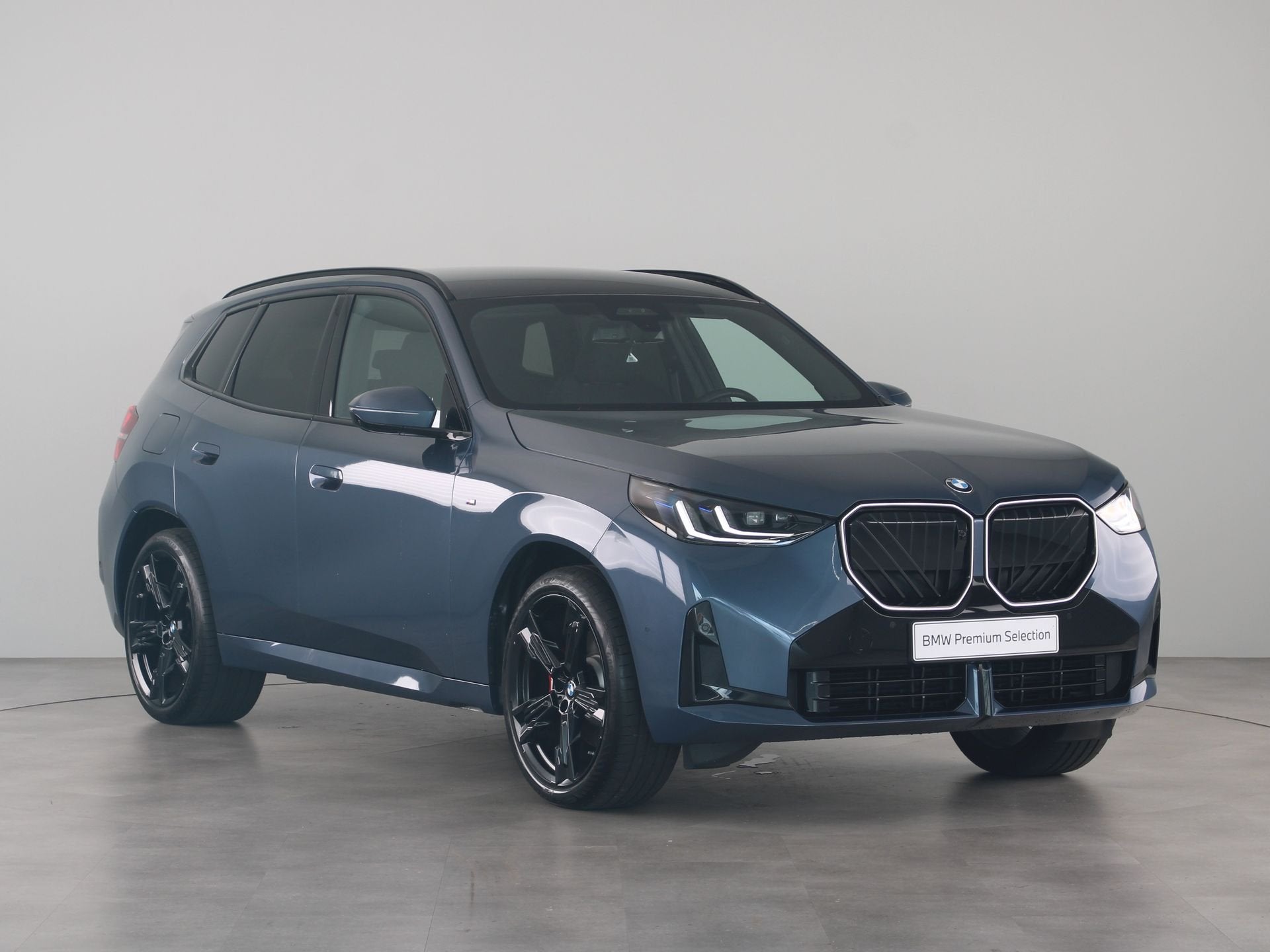 BMW X3 30e xDrive (bj 2026, automaat), Auto's, Gebruikt, Zwart, 4 cilinders, Met garantie (alle)