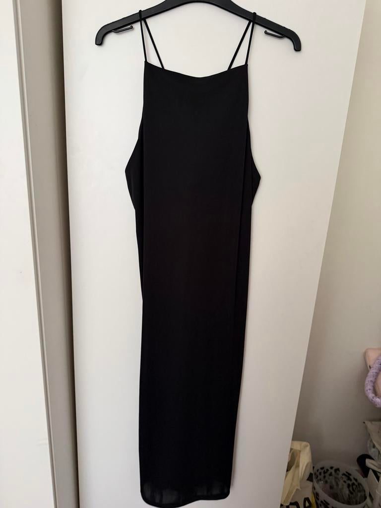Zwarte mouwloze jurk met spaghettibandjes in maat m, Kleding | Dames, Maat 38/40 (M), Zwart, Ophalen of Verzenden, Zo goed als nieuw