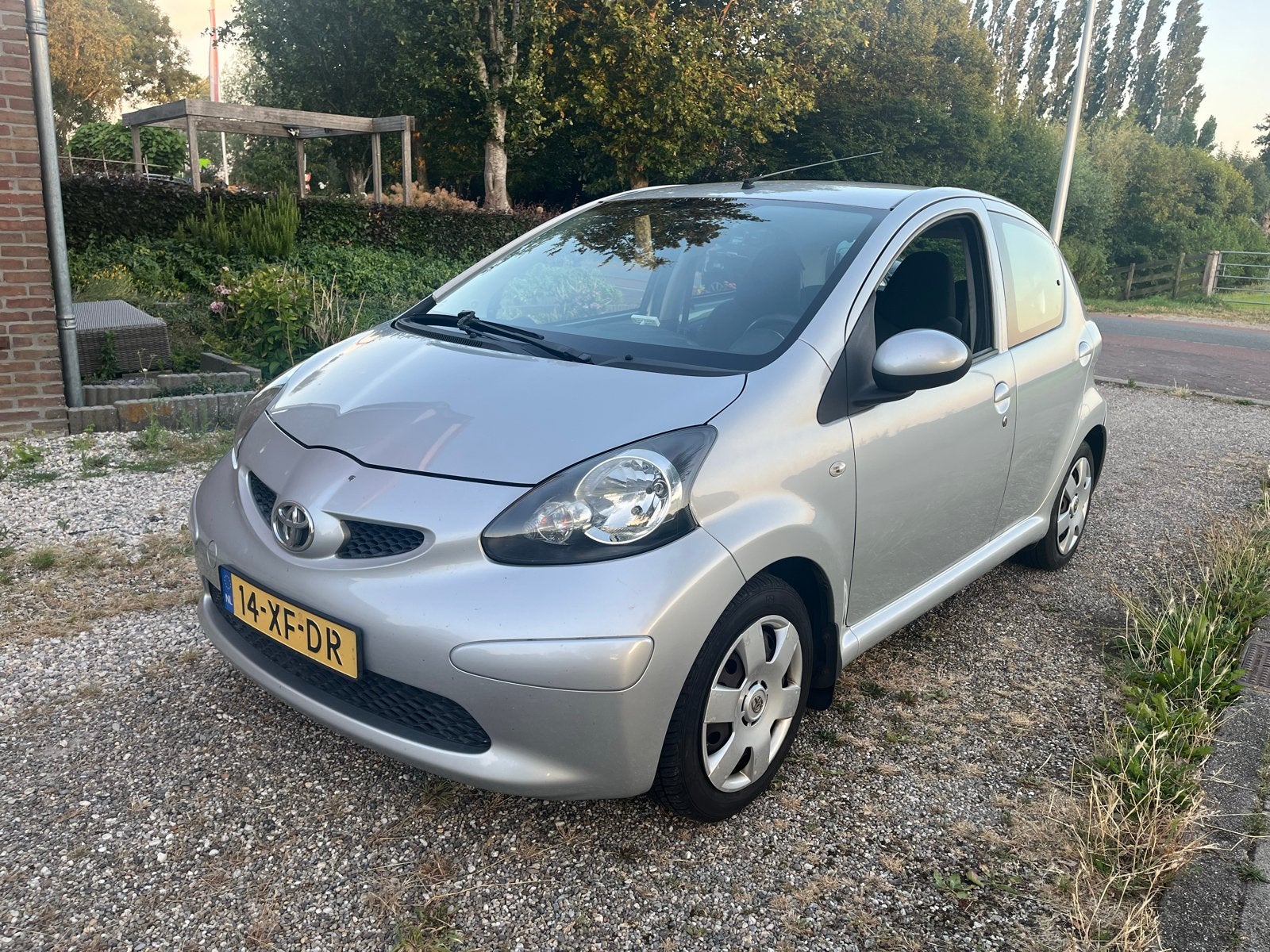 Toyota Aygo 1.0 12V Vvt-i 5DRS 2007 Grijs, Auto's, Voorwielaandrijving, Airbags, 4 stoelen, 68 pk