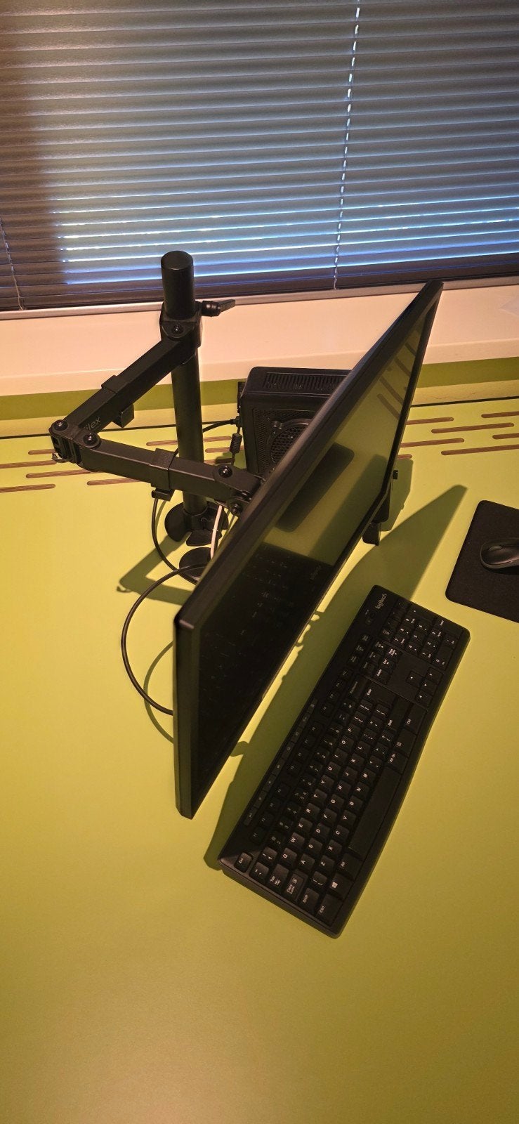 Complete Werkplek: Monitor, Toetsenbord,MiniPC.Monitorarm, Computers en Software, Monitoren, Gebruikt, HDMI, Ophalen of Verzenden