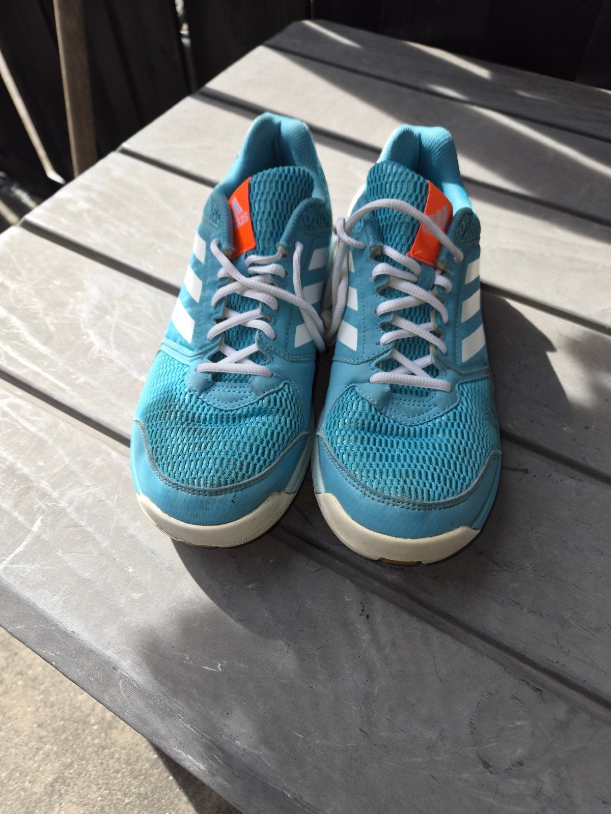 Adidas sportschoenen - lichtblauw met wit en oranje, Ophalen of Verzenden, Fitness of Aerobics, Gedragen, Blauw