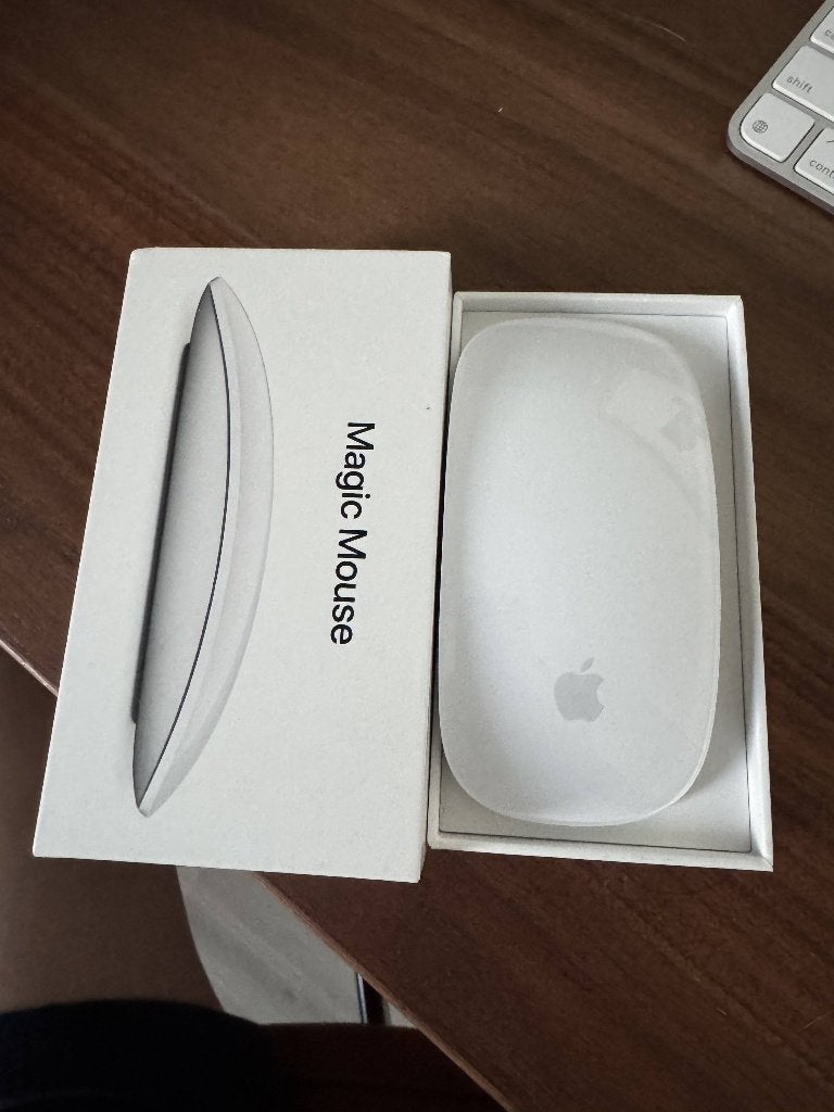 Apple Magic Mouse 2, Computers en Software, Muizen, Ophalen, Zo goed als nieuw