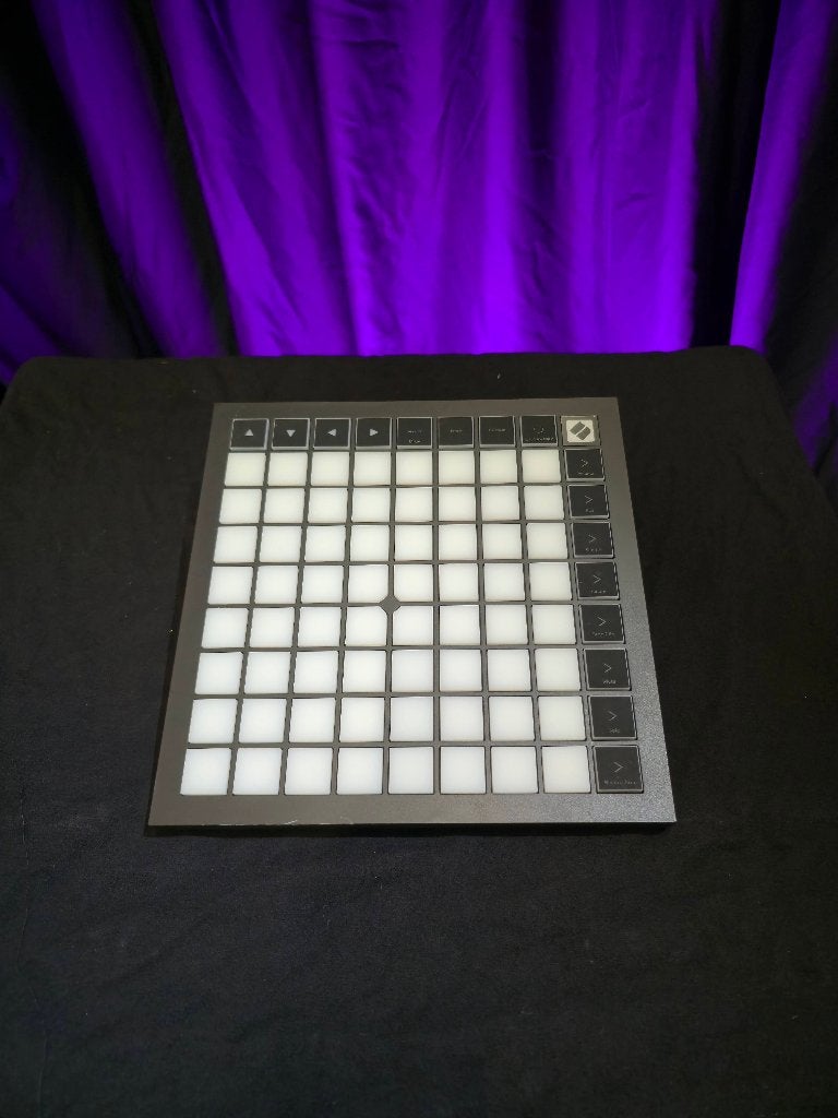 Novation Launchpad X MIDI controller - 8x8 RGB pads, Muziek en Instrumenten, Midi-apparatuur, Ophalen of Verzenden, Gebruikt