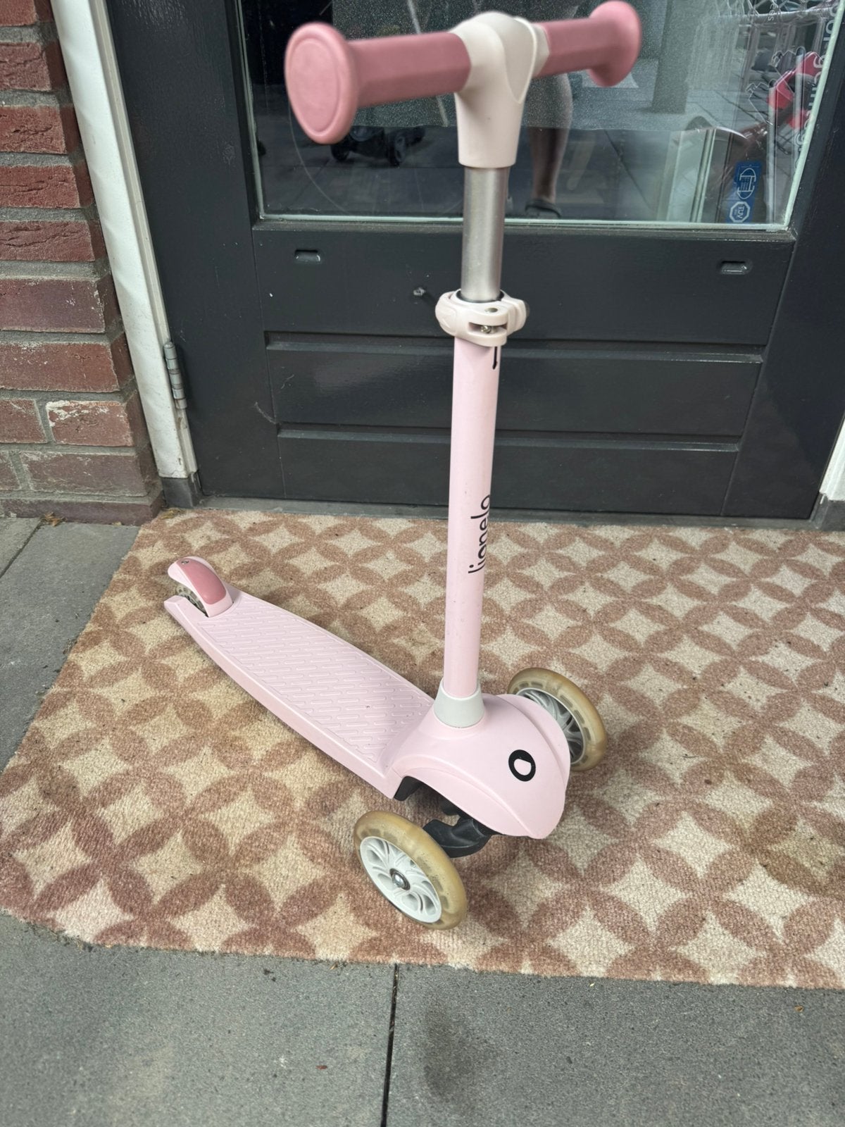 Step met licht gevende wielen, nette staat, Ophalen, Zo goed als nieuw, Gewone step