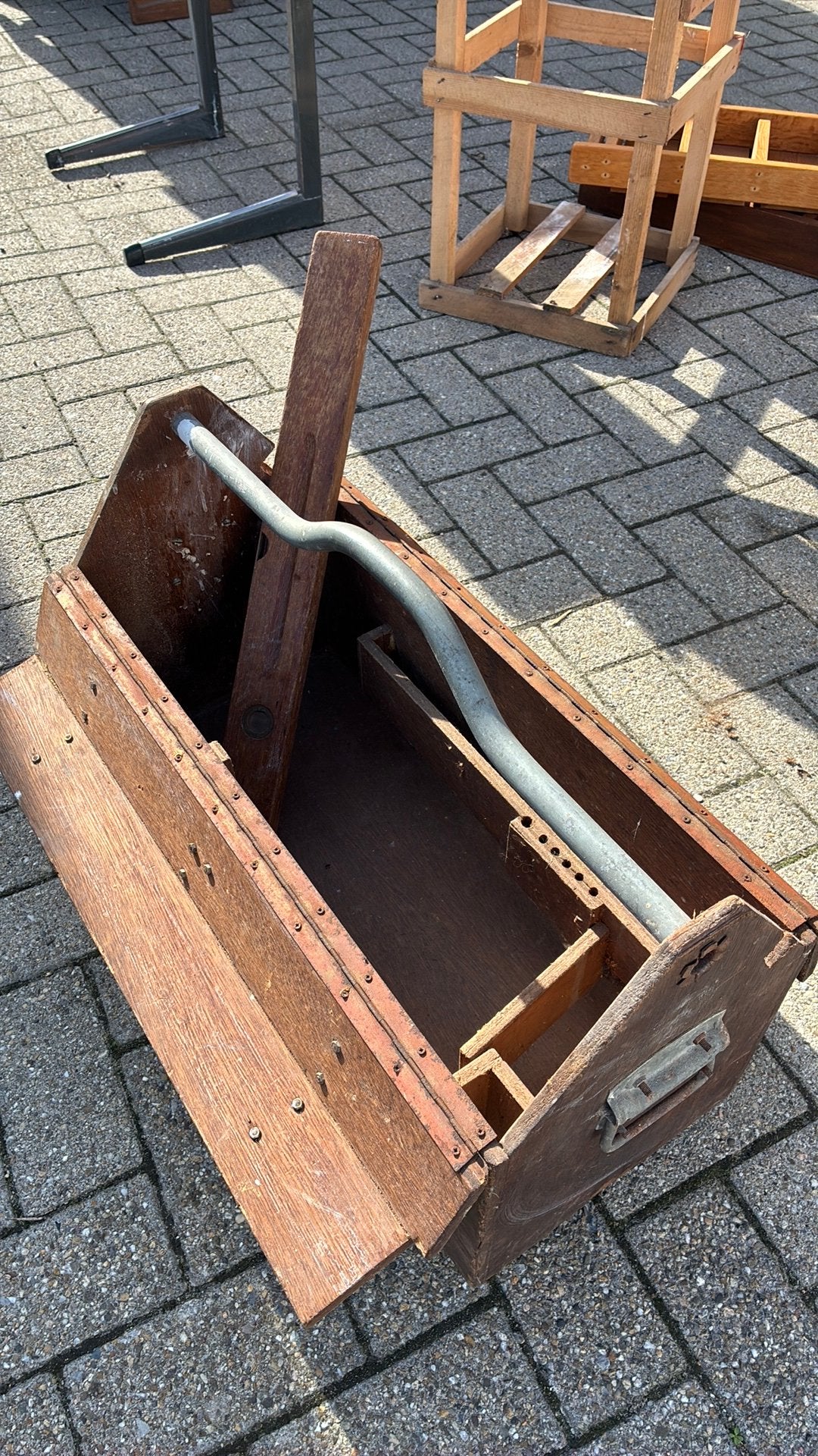 Houten gereedschapskist met waterpas teab