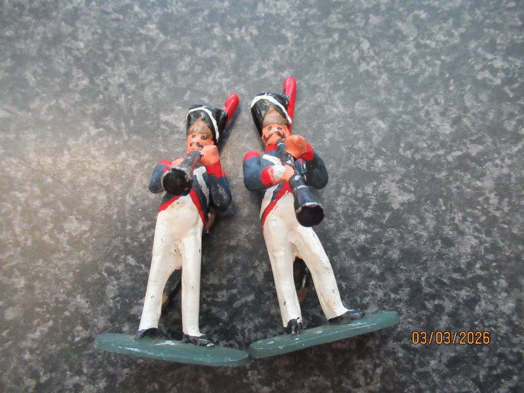 2 TINNEN SOLDAATJES- FRANSE GRENADIERS MET MUZIEKINSTRUMENT, Antiek en Kunst, Ophalen of Verzenden