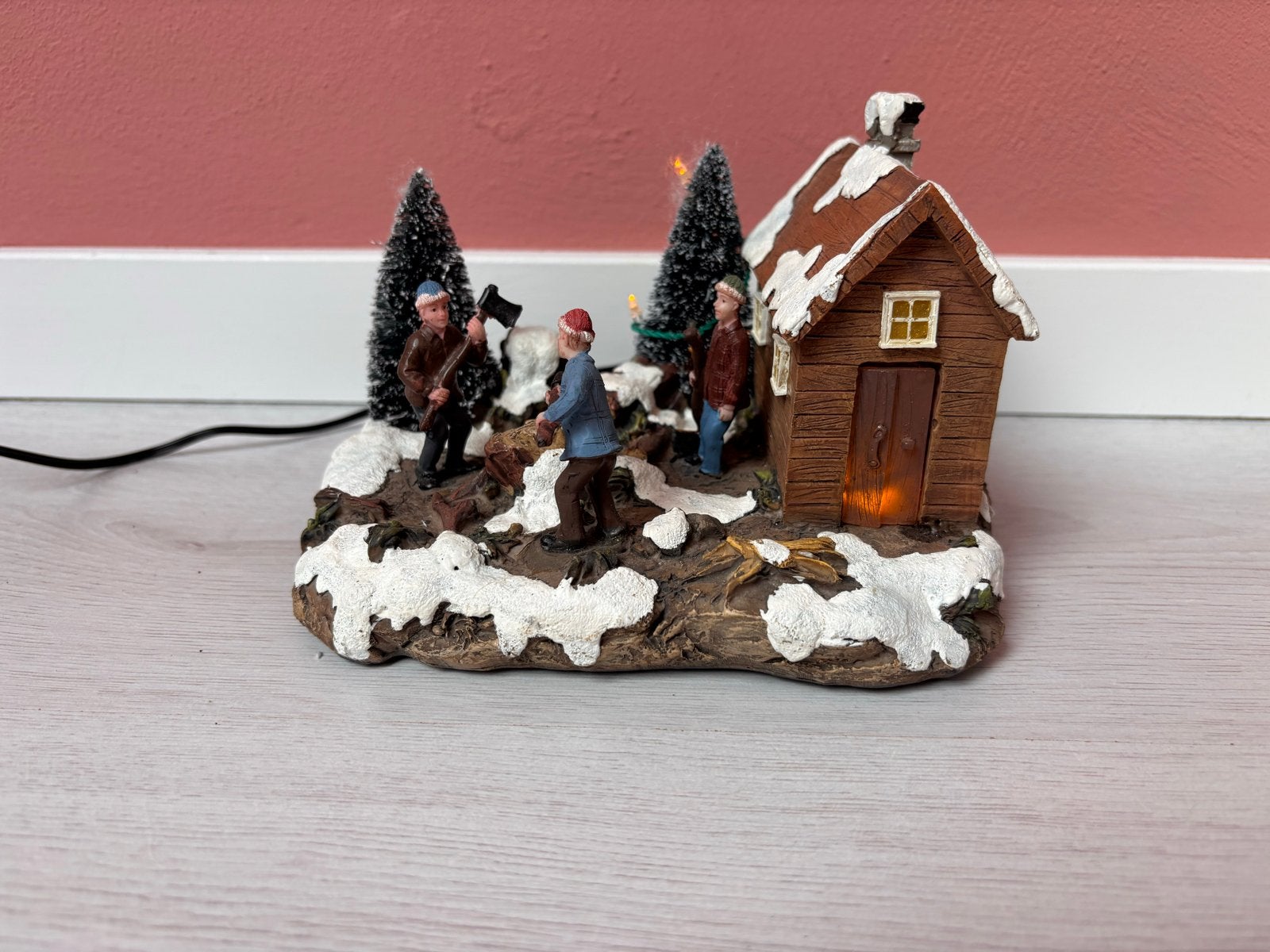 Kersthuisje houthakker met verlichting – kerstdecoratie, Diversen, Ophalen of Verzenden, Gebruikt