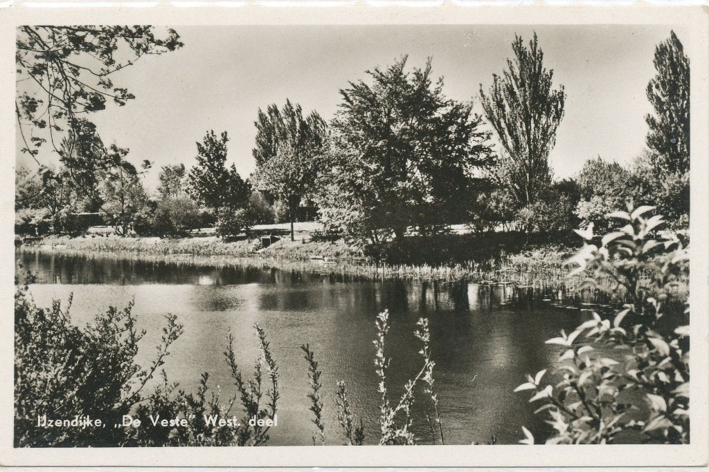 IJzendijke - De Veste West. deel 1955, Ophalen of Verzenden, 1940 tot 1960, Gelopen, Zeeland