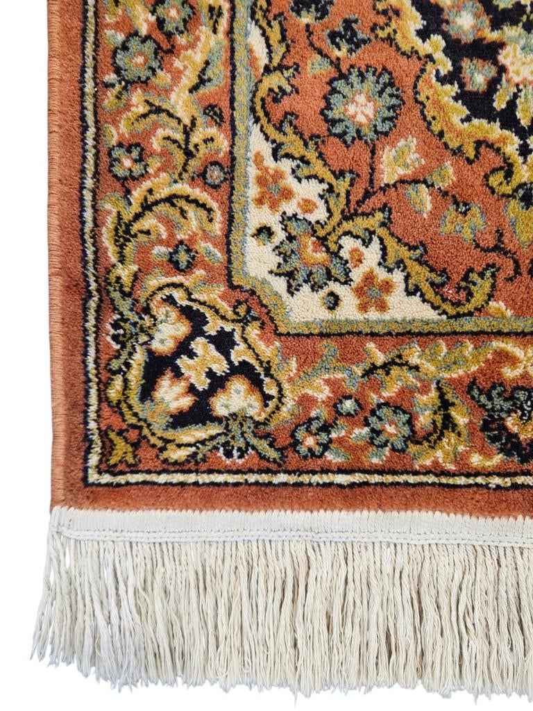 Vintage oosters wol vloerkleed medallion mini 50x71cm, Huis en Inrichting, Stoffering | Tapijten en Kleden, 50 tot 100 cm, Crème