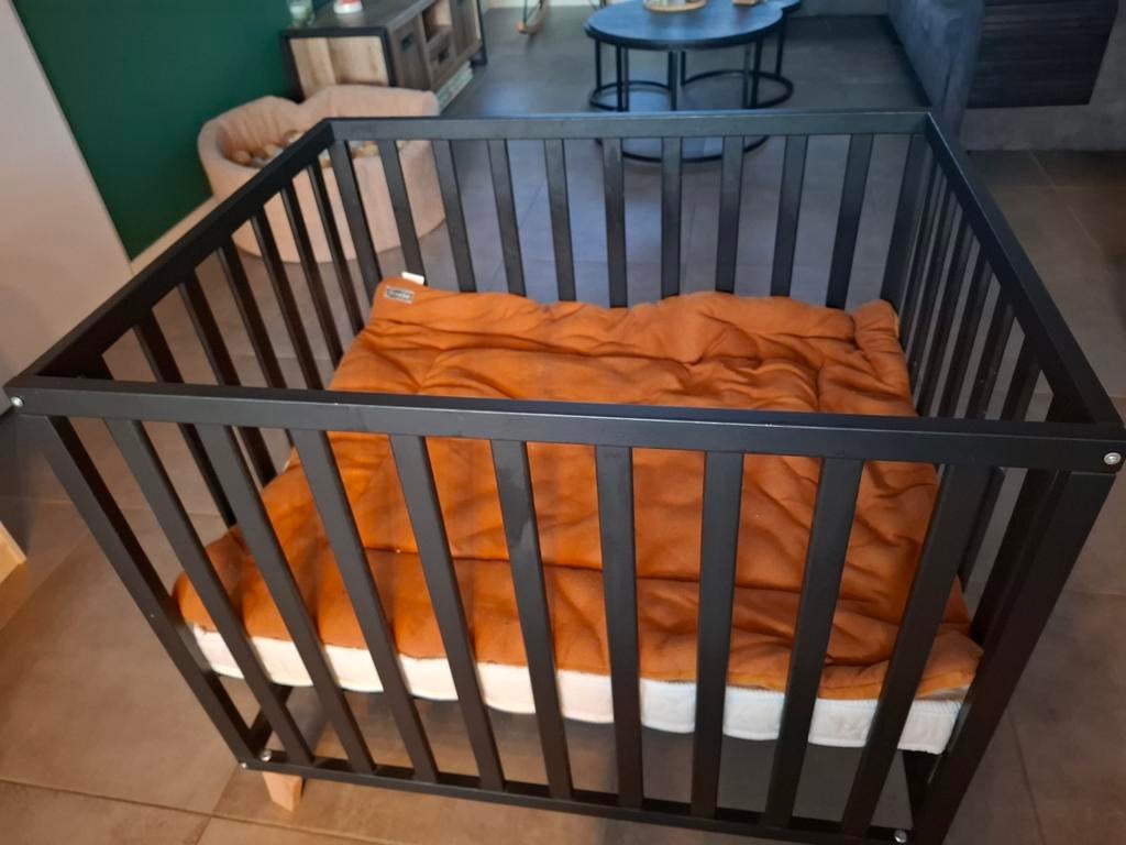 Zwarte box, Kinderen en Baby's, Boxen, Ophalen, Gebruikt, Vierkant, Boxkleed
