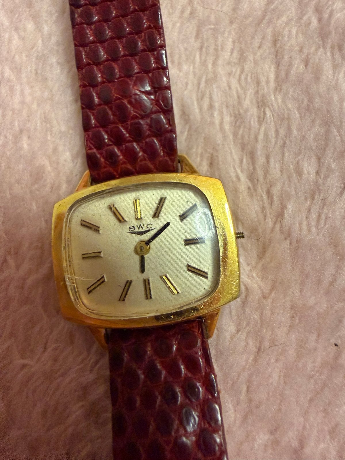 Vintage BWC Polshorloge - Goudkleurig met Rode Leren Band, Overige merken, Overige materialen, Polshorloge, Ophalen of Verzenden