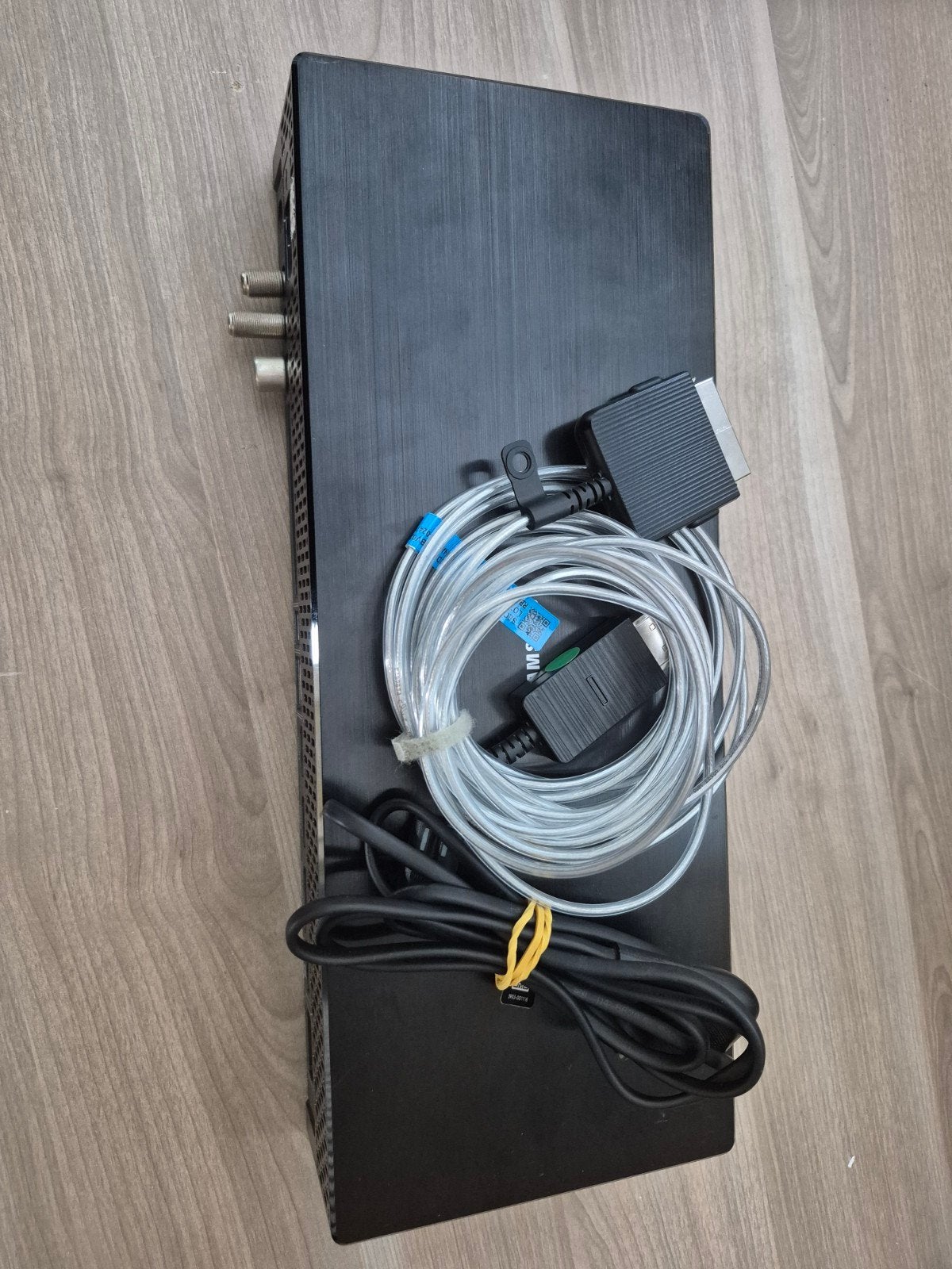 Samsung One Connect Box SOC1003T, Audio, Tv en Foto, Ophalen of Verzenden, Gebruikt, 100 cm of meer, Samsung