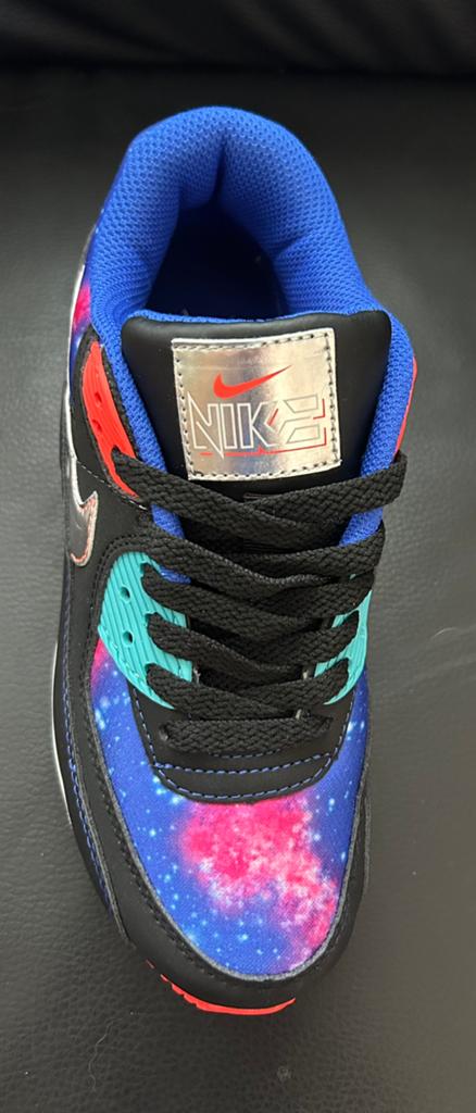 Nike Air Max Sneakers - Galaxy Design, Kleding | Dames, Ophalen of Verzenden, Nieuw, Sneakers of Gympen