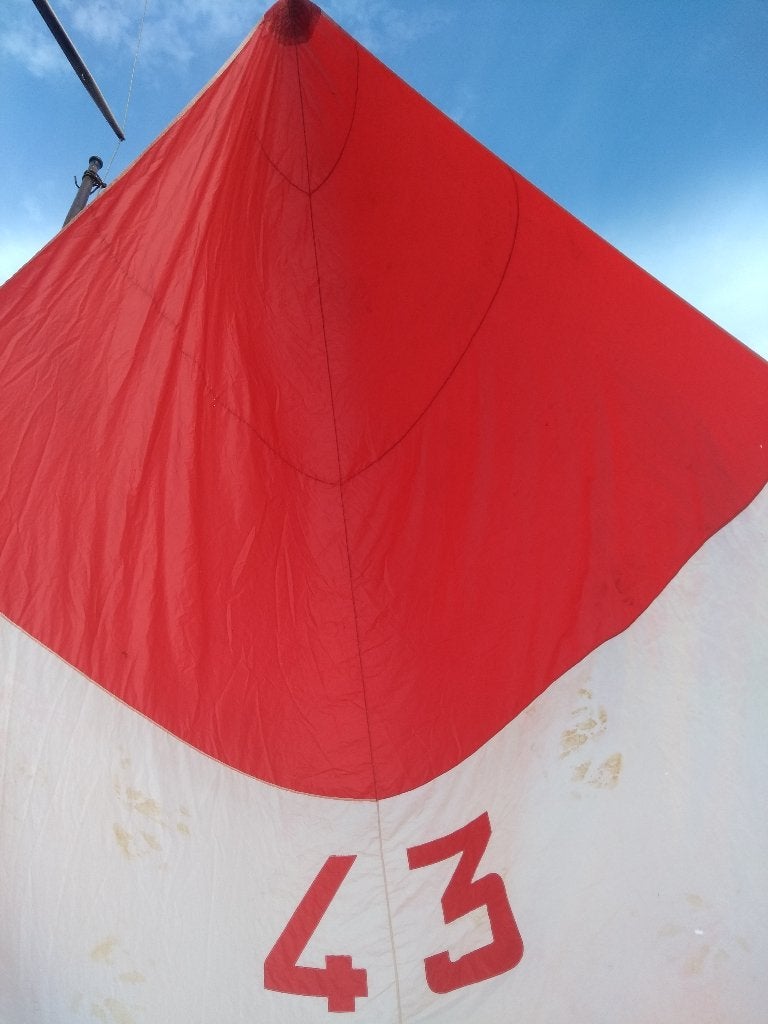 Spinaker rood-wit Zij-lijk 409 cm OL 290 cm, Ophalen of Verzenden, Gebruikt, Overige typen