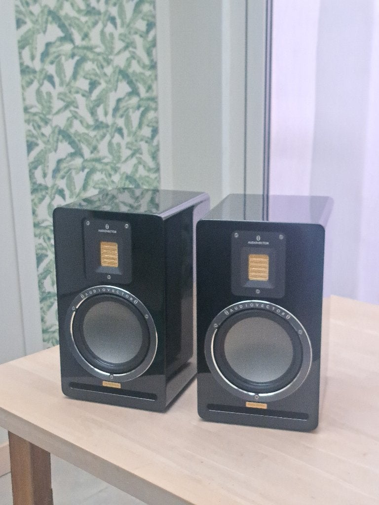 Audiovector QR1SE pianolak zwart demopaar, Overige merken, 120 tot 150 watt, Ophalen of Verzenden, Zo goed als nieuw