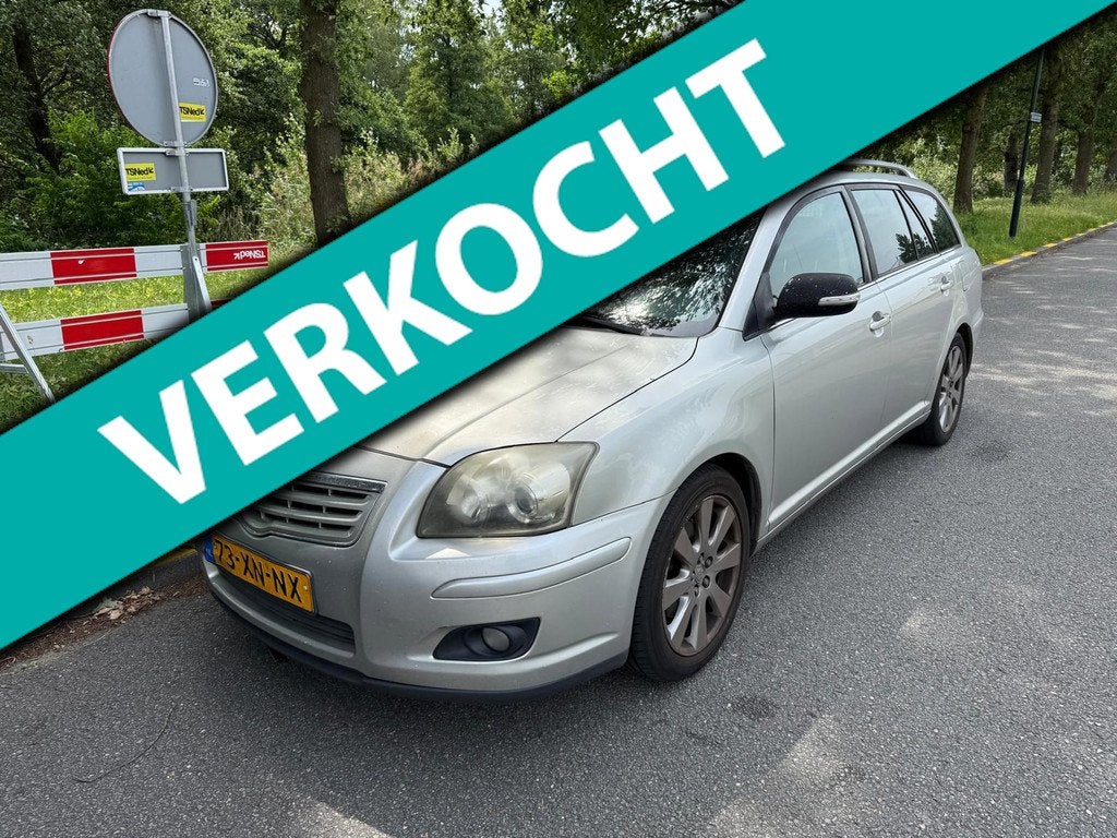 Toyota Avensis Wagon 2.0 D-4D Luna Business, Auto's, Toyota, 1998 cc, 4 cilinders, Origineel Nederlands, Multifunctioneel stuurwiel