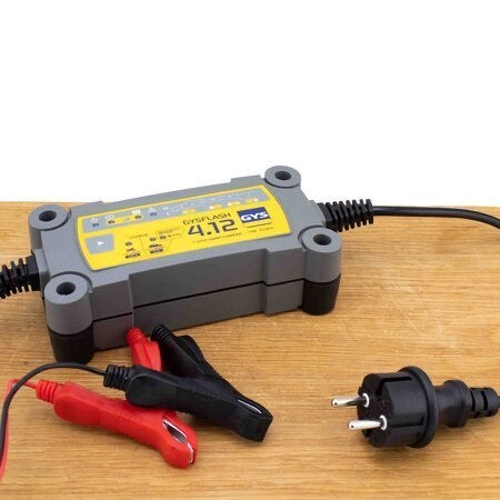 GYS 029422 GYSFLASH 4.12 auto-acculader, Gebruikt