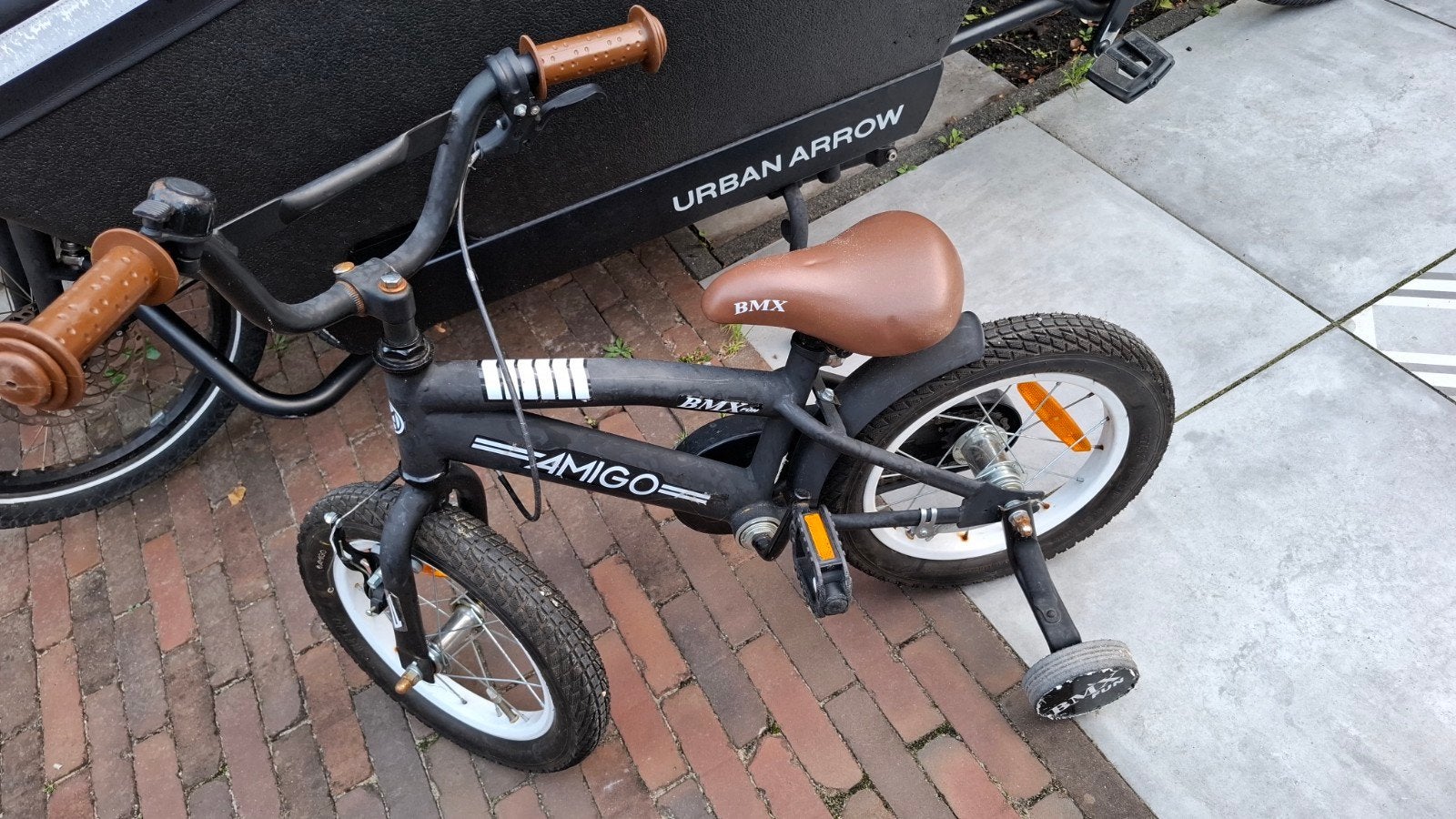 Amigo BMX kinderfiets met zijwieltjes - Zwart, Ophalen, Zijwieltjes, Gebruikt, Velgrem