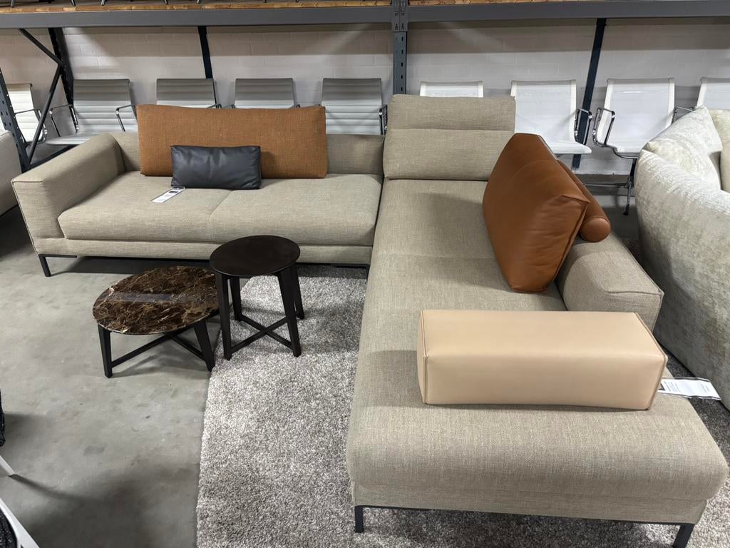 Foto 3 van Design on Stock Aikon lounge hoekbank 300x255cm stof Milton