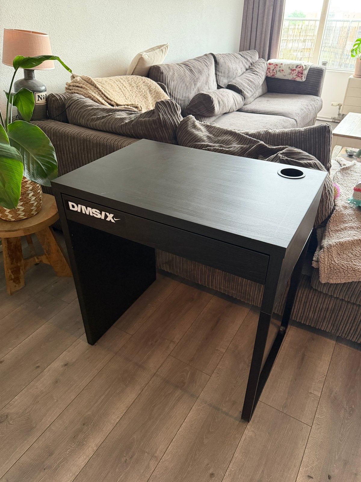Zwarte IKEA bureau + bureaustoel (gratis afhalen), Huis en Inrichting, Bureaus, Ophalen, Gebruikt, Zwart