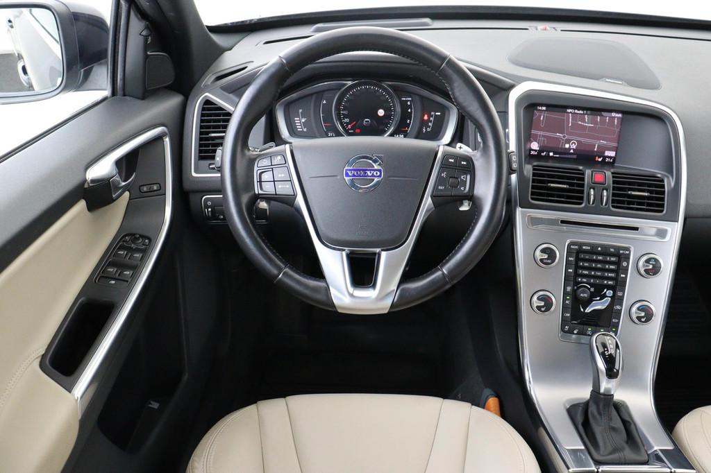 Volvo XC60 T5 AUT. FWD POLAR+ *VOL!* -PANO.DAK|HARMAN/KARDON, Auto's, 12 maanden, 15 km/l, Gebruikt, 4 cilinders