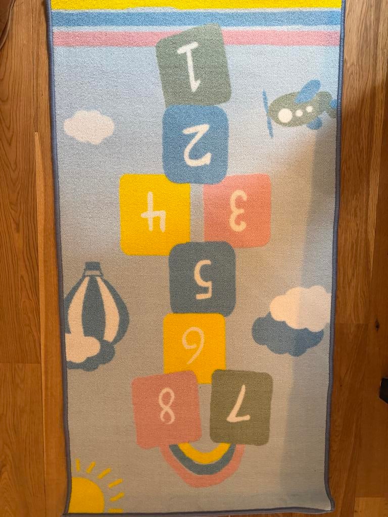 Tweezijdig Kinderkleed: Hinkelbaan &  Stratenplan, 100 tot 150 cm, Blauw, Zo goed als nieuw, Rechthoekig
