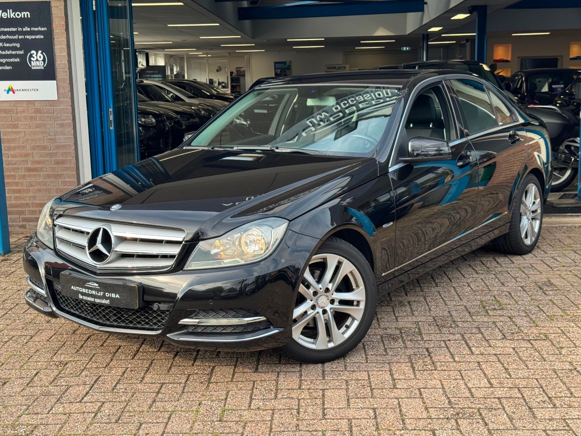 Mercedes-Benz C-klasse 180 Avantgarde 2011 AUT NAVI LM NAP!, Auto's, Automaat, Zwart, Zwart, Origineel Nederlands