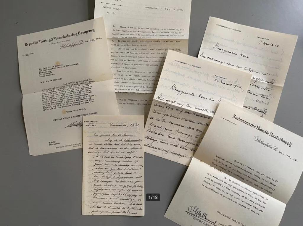 Het rijke ertsland Suriname en zijn problemen (1946), Ophalen of Verzenden, 20e eeuw of later, Zo goed als nieuw