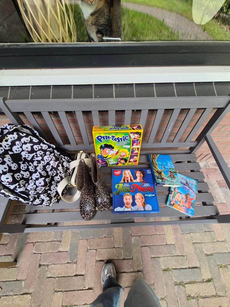 Gratis 2x boek, 2x spelletje tasje, rugzak, Dieren en Toebehoren, Hondenbenches, Ophalen of Verzenden