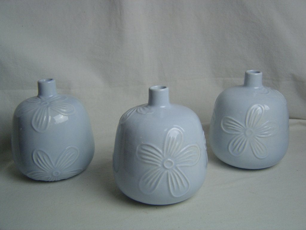 3 lichtblauwe aardewerken vaasjes Bodema Italy bloempatroon, Blauw, Aardewerk of Porselein, Ophalen of Verzenden, Zo goed als nieuw