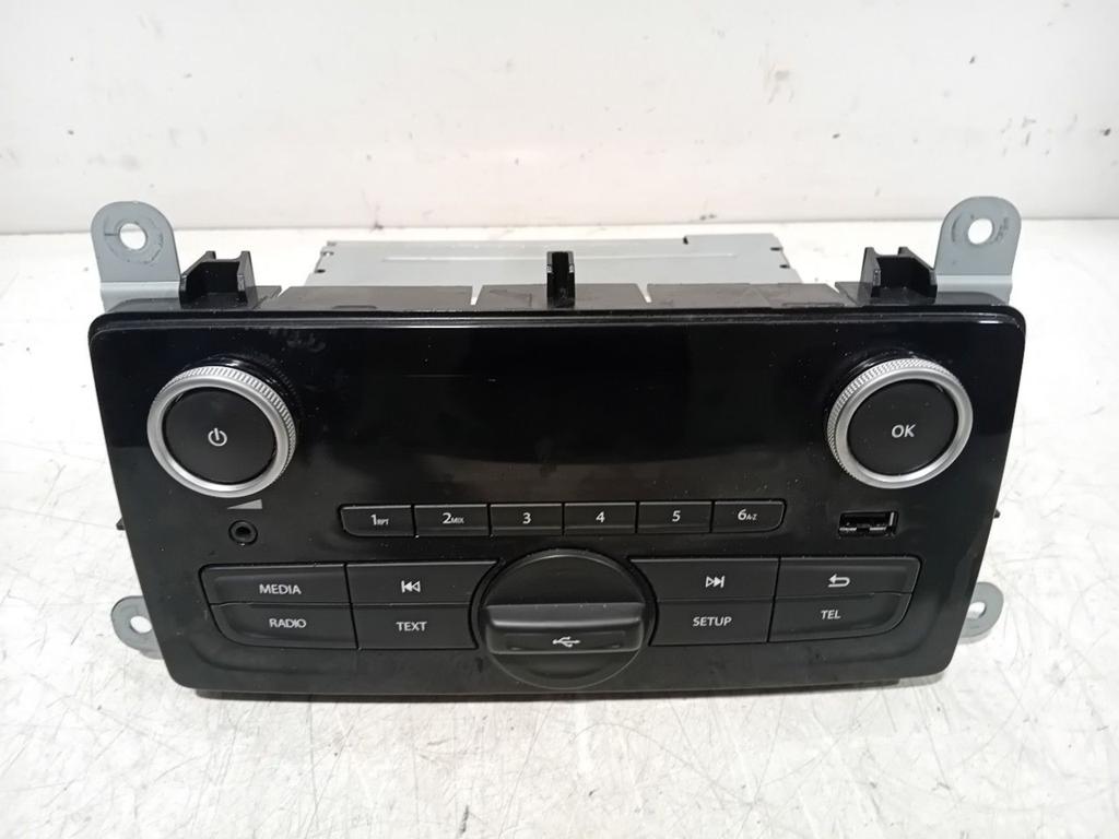 Radio Renault Clio, Ophalen of Verzenden, Van der Ven Autorecycling B.V., Onderdelen@venauto.nl, Ettenseweg 76, 4706 PB Roosendaal, The Netherlands