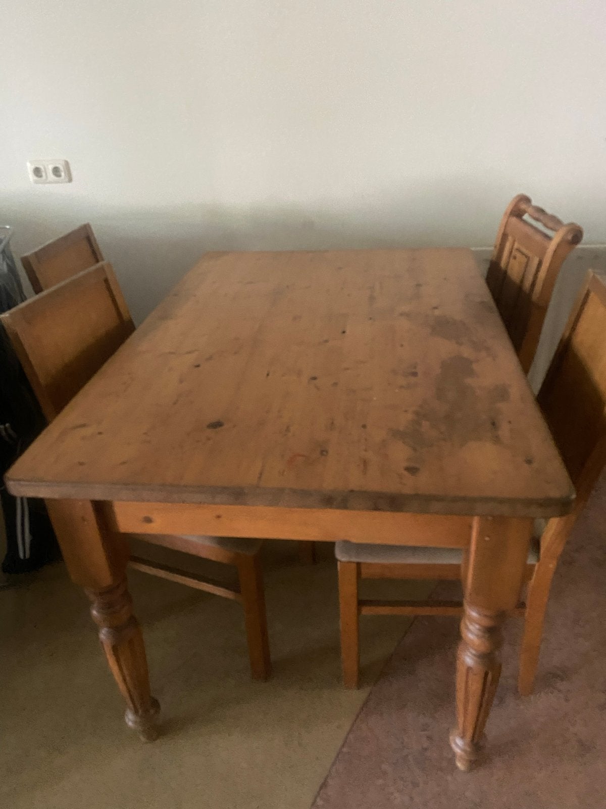 Robuuste houten eettafel met gedraaide poten, Ophalen, Gebruikt, 100 tot 150 cm, 50 tot 100 cm
