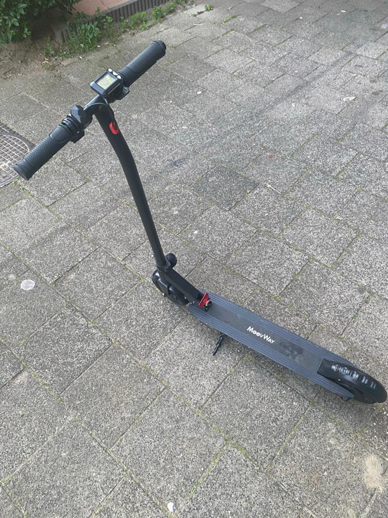 Elektrische step MoovWay - Gaat aan, rijdt niet, Fietsen en Brommers, Steps, Ophalen, Gebruikt, Elektrische step (E-scooter)