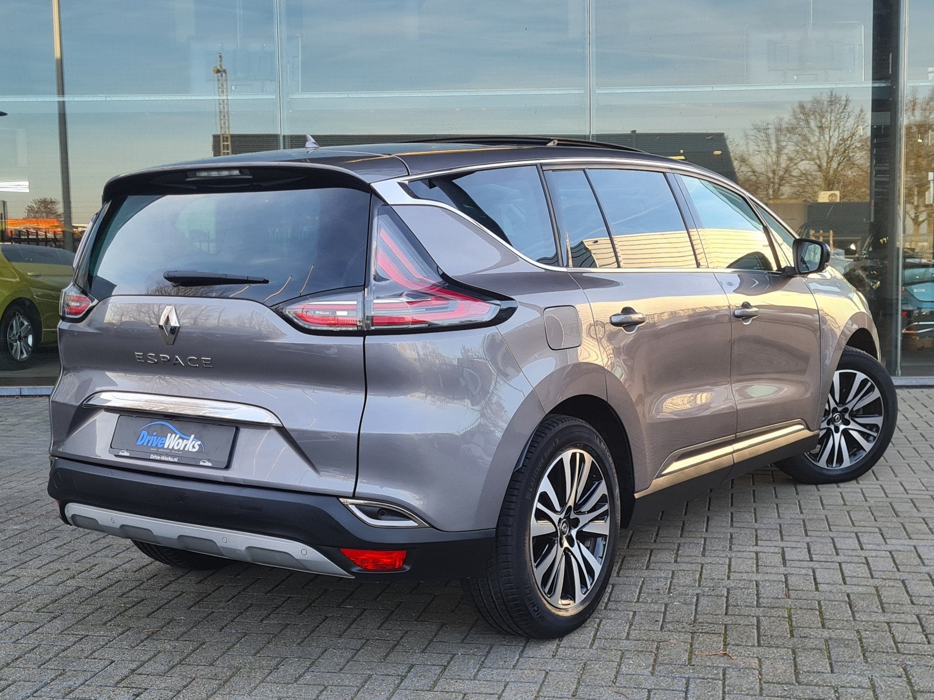 Renault Espace 1.8 TCe Initiale Paris 7p. Pano | Leer | Xeno, Auto's, Dealer onderhouden, Gebruikt, Huisgarantie, 4 cilinders