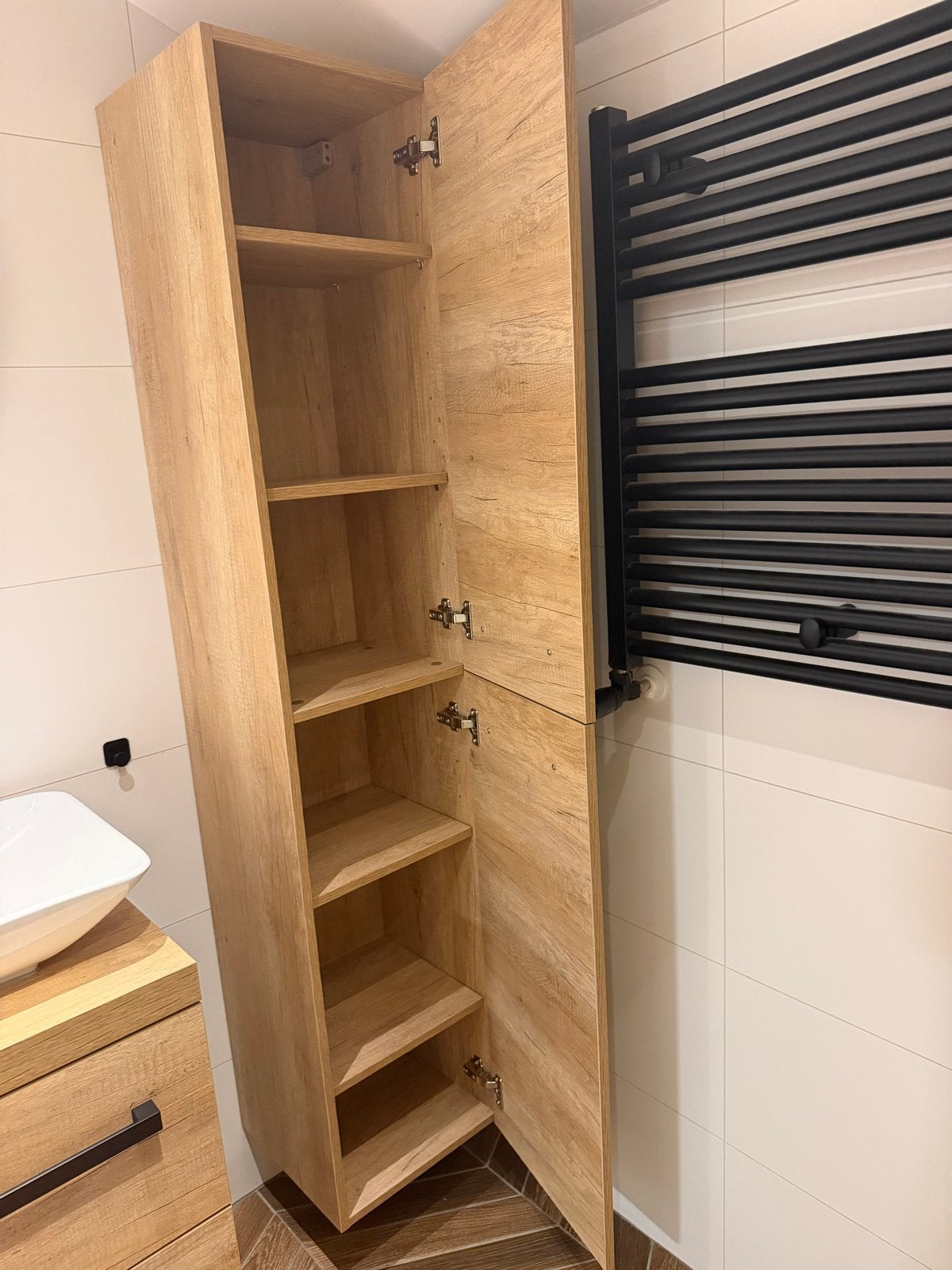 Hoge badkamerkast en wastafelkast met wasbak, (Half)hoge kast, Minder dan 50 cm, Ophalen of Verzenden, Zo goed als nieuw