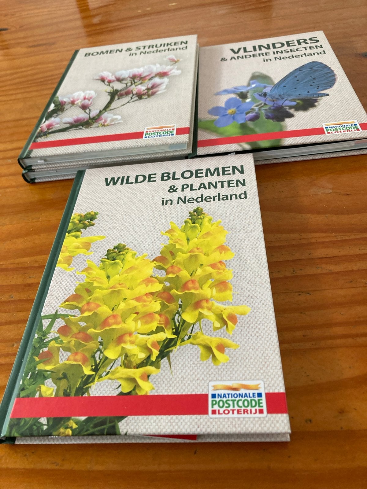 Natuurboeken Nationale Postcode Loterij (3 stuks), Ophalen of Verzenden, Zo goed als nieuw, Natuur algemeen