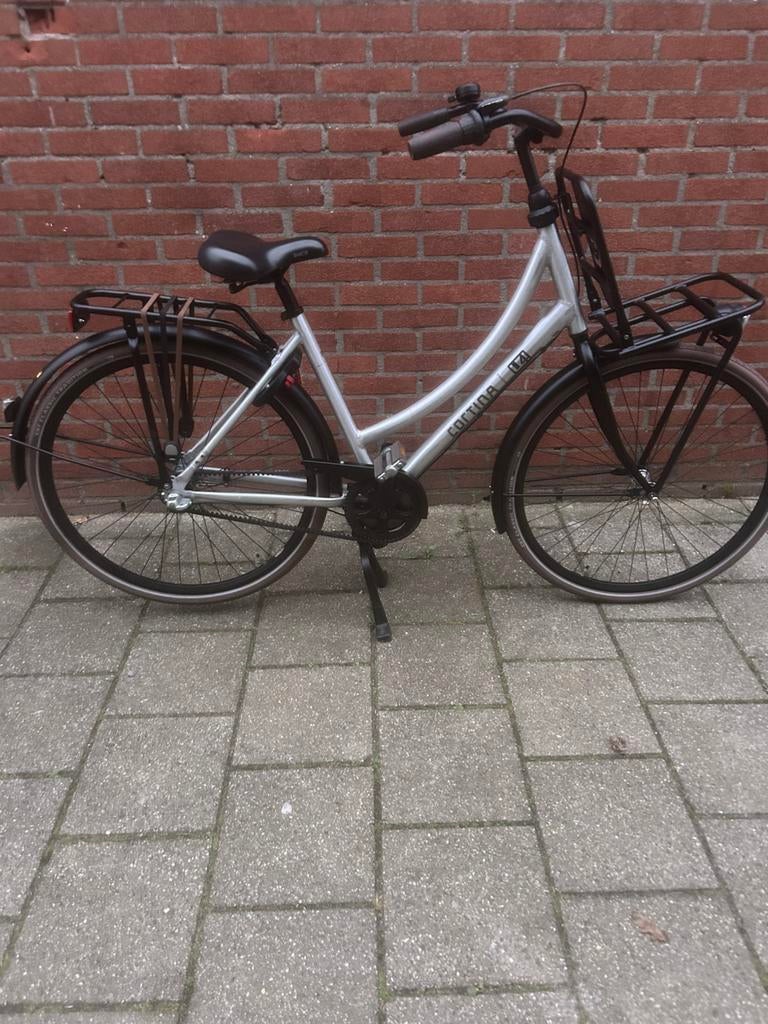 Te koop een nette 28” Cortina U4 met 3 Versn, Terugtraprem, Gebruikt, Versnellingen, 50 tot 53 cm