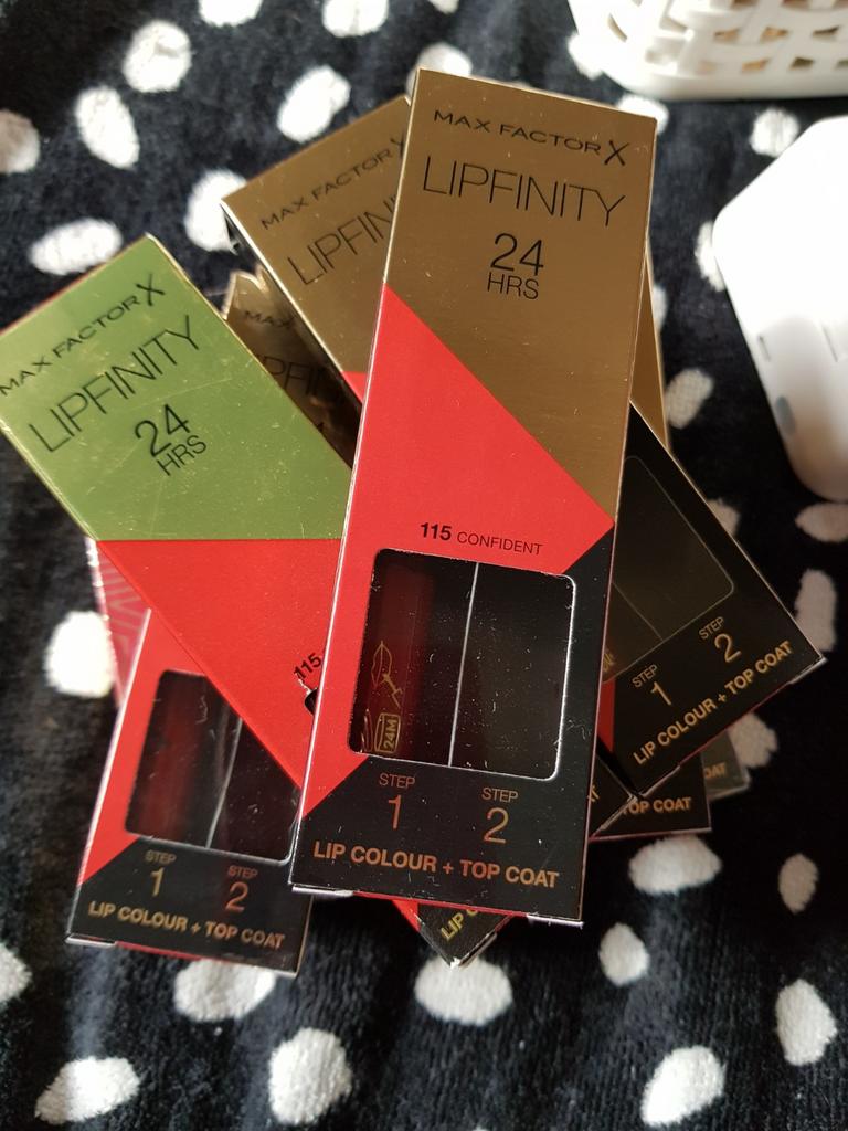 10 stuks maxfactor lipfinity zonder topcoat nr 115, Ophalen of Verzenden, Nieuw, Overige kleuren, Handen en Nagels