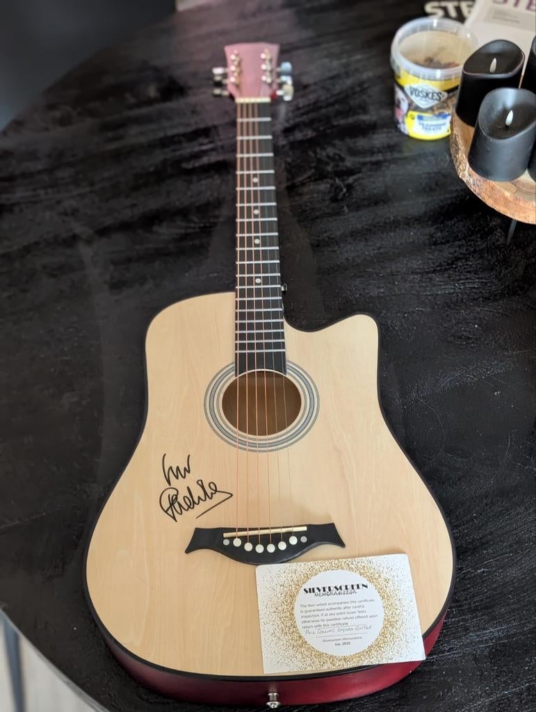 Gesigneerde akoestische gitaar door Phil Collins met COA, Verzenden, Zo goed als nieuw