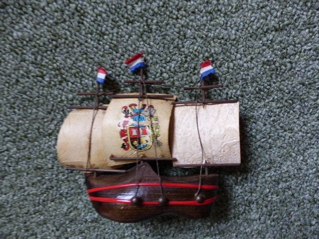 Holland souvenir klompbootje klompje scheepje sail, Antiek en Kunst, Ophalen of Verzenden