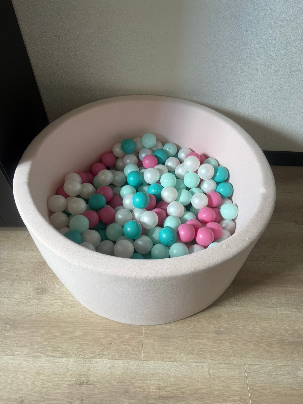Ballenbak roze met ballen, Ophalen, Zo goed als nieuw, Meisje