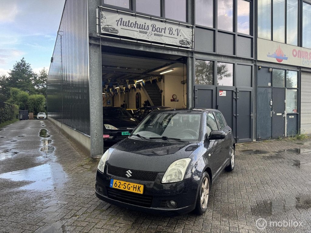 Suzuki Swift 1.3 GLS Automaat! Airco! Nieuwe APK! NAP Logisc, Auto's, Suzuki, Stof, Zwart, 400 kg, Origineel Nederlands