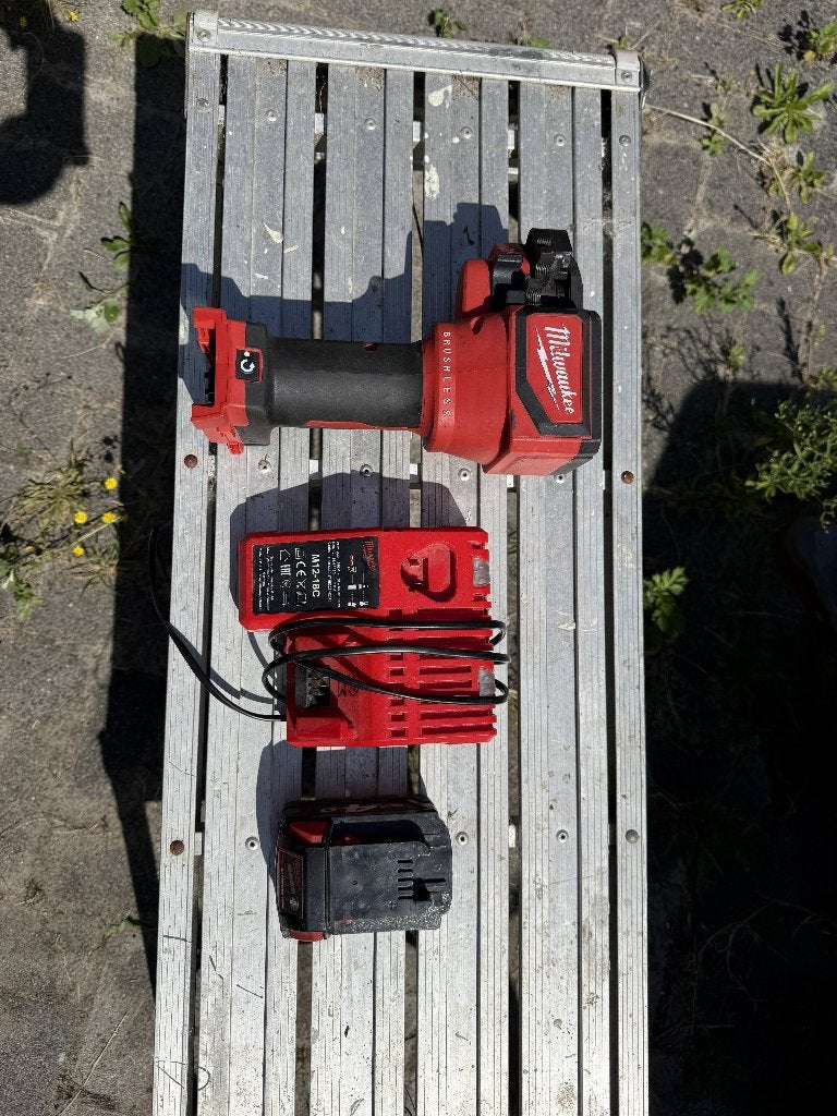 milwauke draadeind knipper, Ophalen, Zo goed als nieuw