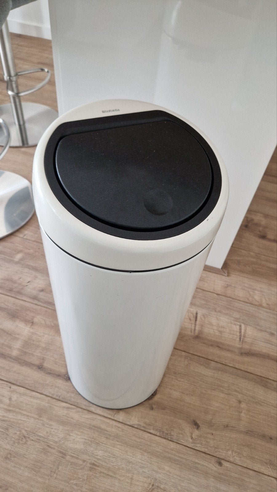 Brabantia touch bin prullenbak 30 Liter - Wit/Zwart, Ophalen, 50 – 75, Kunststof, Zo goed als nieuw