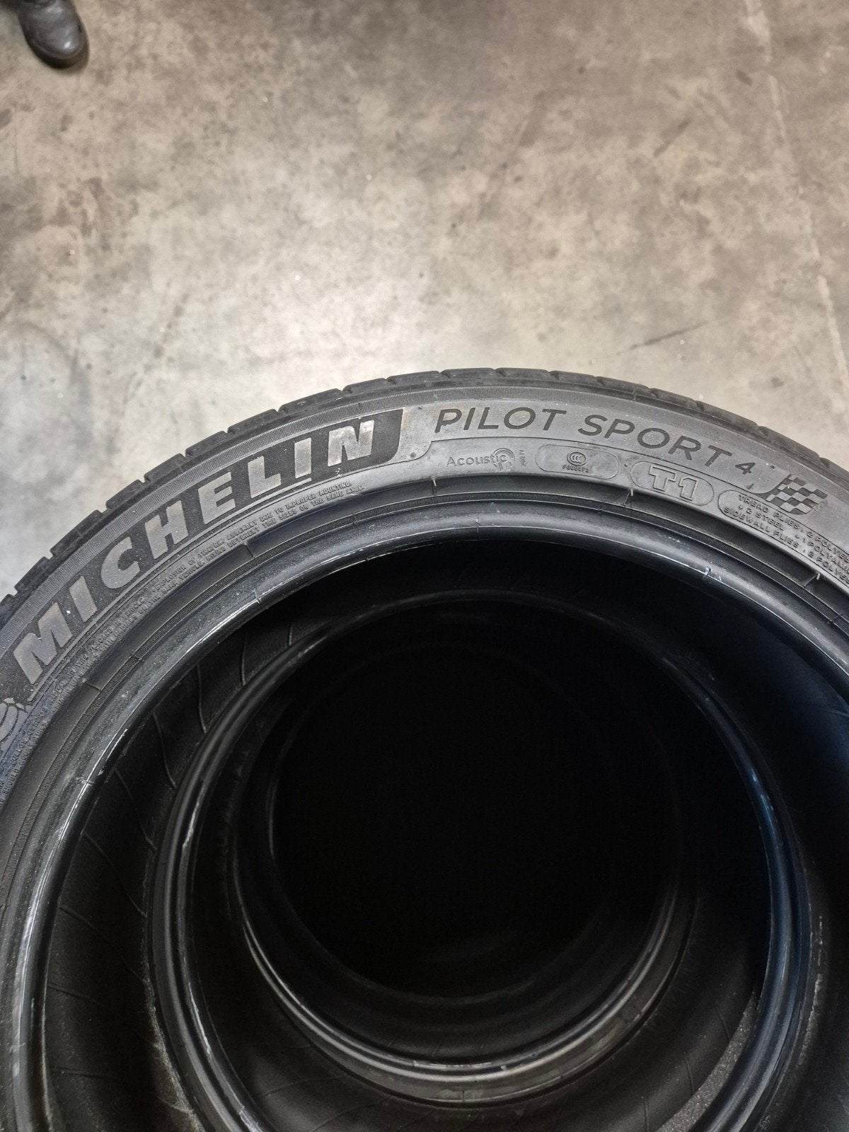Michelin Pilot Sport 4 zomerbanden 235/45 ZR18 (2 stuks), 18 inch, Gebruikt, Ophalen of Verzenden, 235 mm