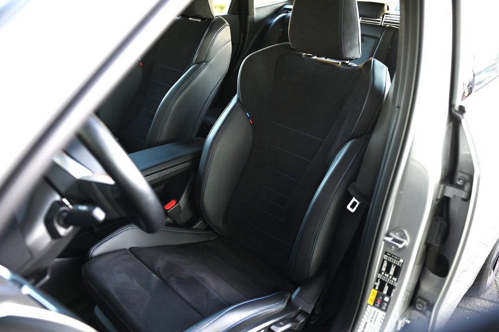 BMW X1 xDrive25e M Sport Automaat / Sportstoelen / Comfort A, Auto's, BMW, 136 pk, Gebruikt, Zwart, Met garantie (alle)