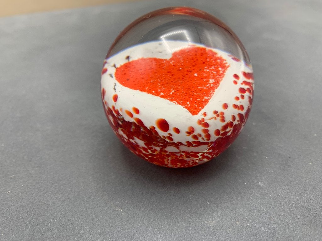 bol presse papier, Ophalen of Verzenden, Zo goed als nieuw, Rood, Glas