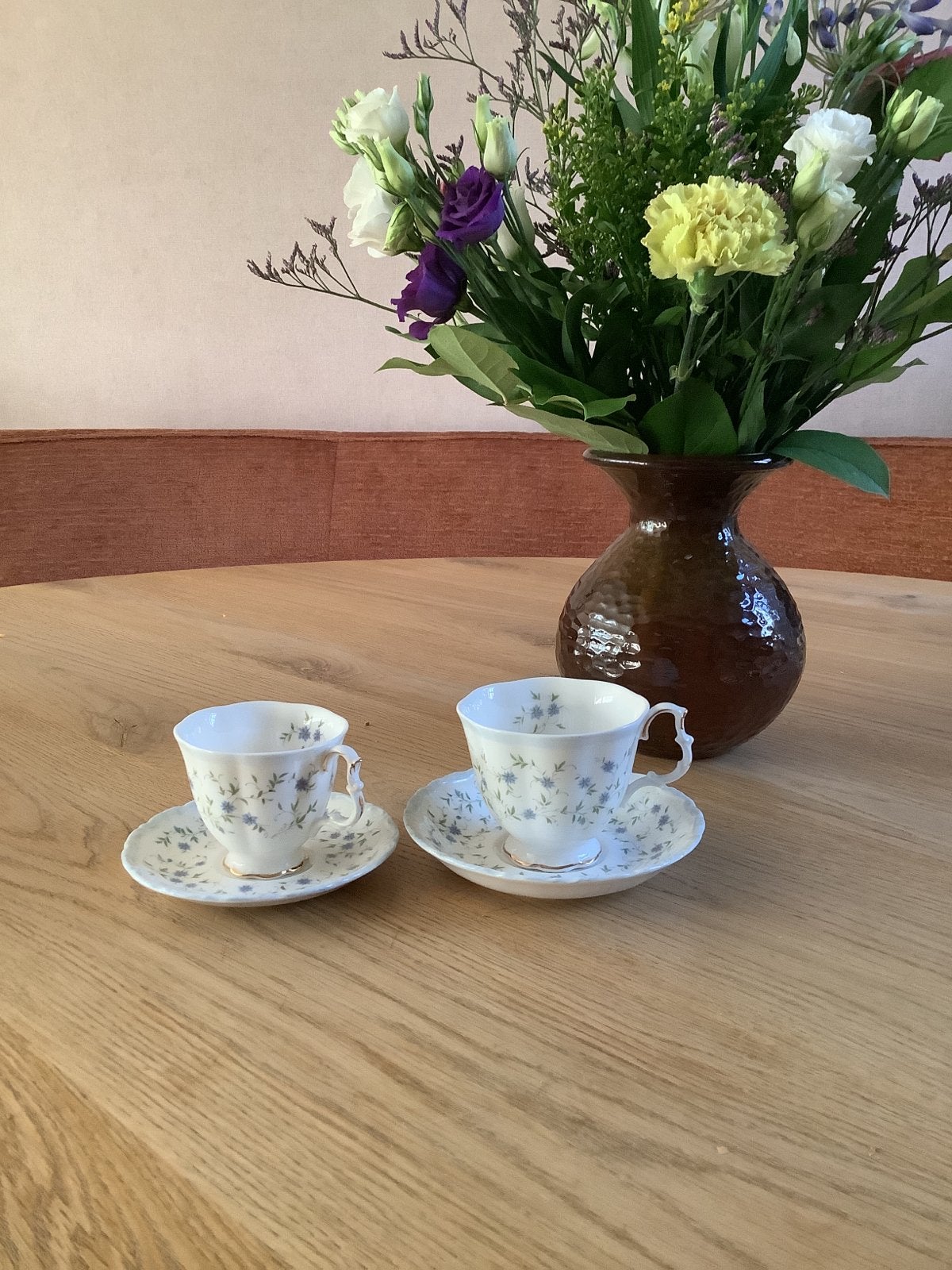 Royal Albert Caroline theekopjes en schotels (set van 2), Antiek en Kunst, Ophalen of Verzenden